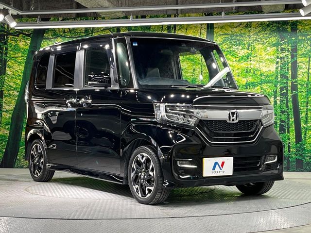大好評のボディコーティング「弾スプラッシュコート」もご納車までに施工可能。通常のガラスコートと異なる、耐久年数6年の無機質ガラスコーティングが、ボディをキレイな状態に保ってくれます。