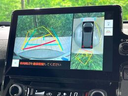 【パノラミックビューモニター】専用のカメラにより、上から見下ろしたような視点で360度クルマの周囲を確認することができます☆死角部分も確認しやすく、狭い場所での切り返しや駐車もスムーズに行えます。