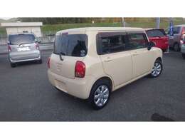 ナビやドライブレコーダ等の電装品の取付やタイヤ・ホイール等交換、汚れ除けのコーティング施工といった追加装備や整備も可能です。商品車の装備が物足りない方はぜひ店員にお声がけください