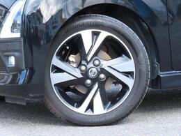 足元を引き締めて魅せるアルミホイールを装着☆