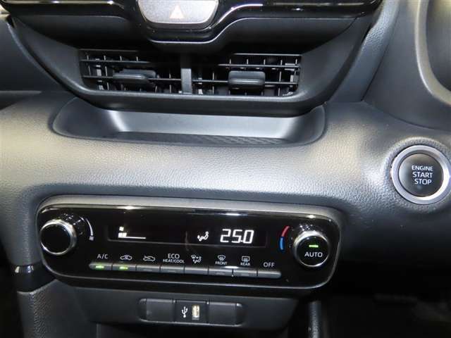 オートエアコンなのでお好みの温度で快適ドライブ♪