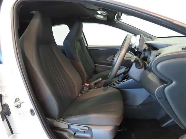 ファブリックで包み込んだベーシックなシートです。通気性が良くて蒸れにくい上に、保温性も高いので冬場でも冷えを感じにくいです♪