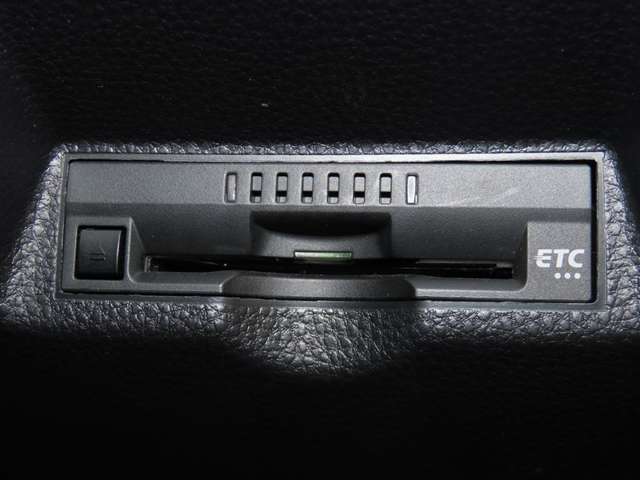 ETC車載器付きです。高速道路の料金所もスムーズに通過できます。