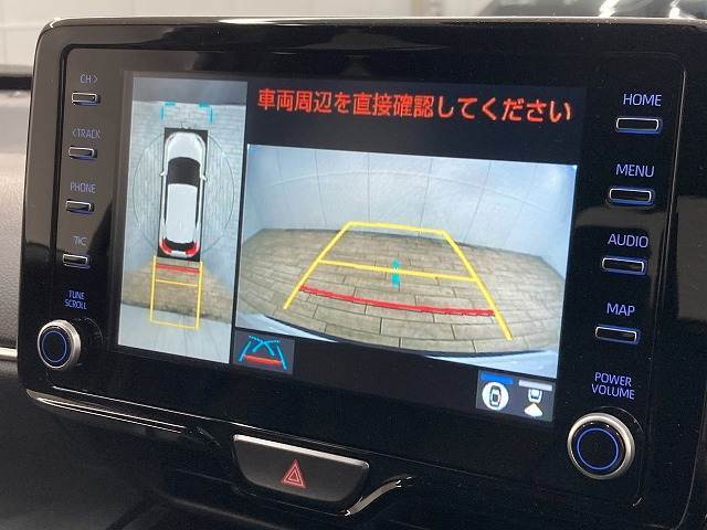 【パノラミックビューモニター】専用のカメラにより、上から見下ろしたような視点で360度クルマの周囲を確認することができます☆死角部分も確認しやすく、狭い場所での切り返しや駐車もスムーズに行えます。