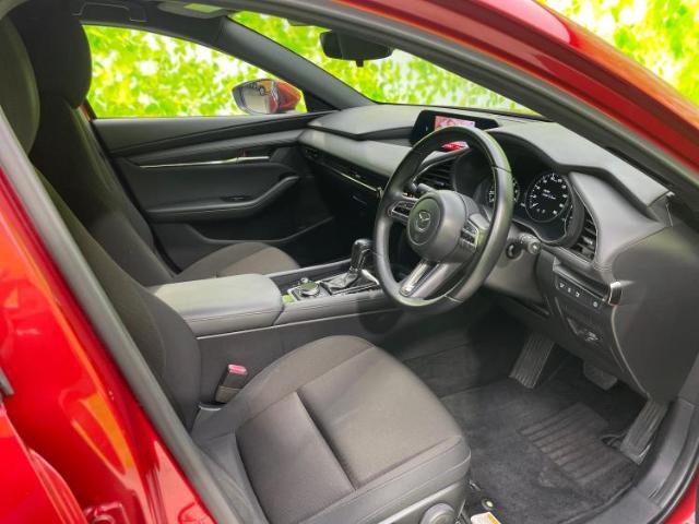 「この車の写真をもっと見たい」「状態が気になる」「この装備はついている？」どんな小さな疑問でもお気軽にお問い合わせください！