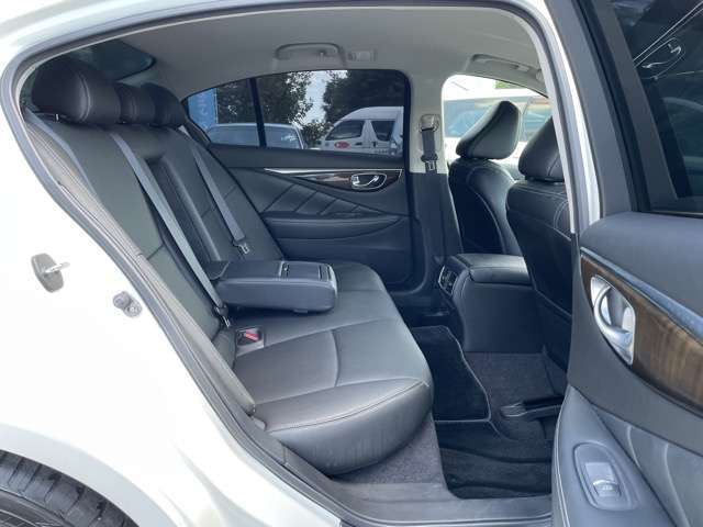 ご来店前にもっと車輌の状態が知りたいと言うお客様の為に車輌の詳細画像、動画をメールまたはLINE＠で送らせていただくサービスを行なっておりますので、お気軽にお問い合わせください！