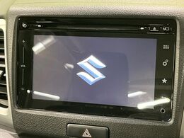 【ディスプレイオーディオ】お持ちのスマホやMP3プレイヤーとの無線接続で音楽再生が可能！コードで繋ぐわずらわしさも無く、手軽にお気に入りの音楽を楽しめます。