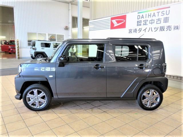 ボンネットはほぼ水平で、位置も高い為、フロントの見切りが掴みやすい！！特別仕様車！