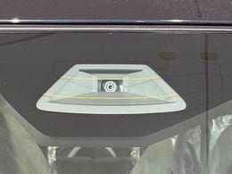 【スズキ　セーフティサポート】走行中に前方の車両等を認識し、衝突しそうな時は警報とブレーキで衝突回避と被害軽減をアシスト。より安全にドライブをお楽しみいただけます。