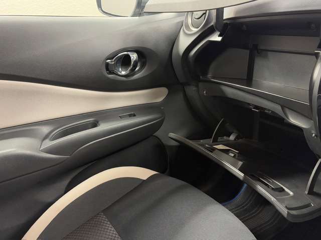 全国納車可能、ご自宅納車も承ります。遠方の方やご多忙な方も電話やメールでお気軽にご相談ください。