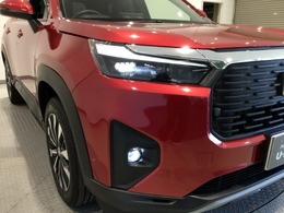 【LEDヘッドライト】ディスチャージヘッドライト（HID）と同等の明るさで、夜道や雨天走行が明るく視界良好！！　フォグライトも装備で、安心感さらにUPです♪安心ドライブを楽しんで下さい♪