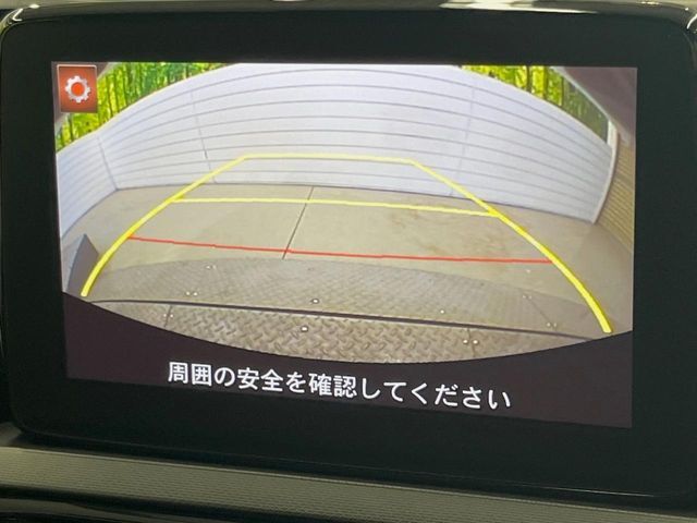 【サイドカメラ】停車・駐車時に死角になりがちな運転席から見えづらい部分の障害物を確認できます！雨天時や夜間などは特に活躍してくれるアイテムです。