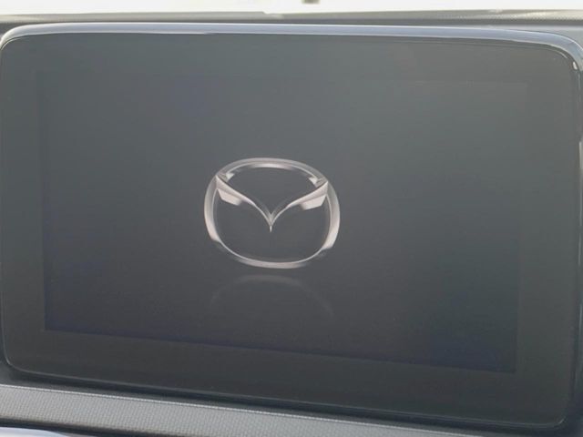 【メーカー純正ナビ】インテリアに溶け込むスタイリッシュな「専用設計」メーカーナビを装備♪視認性や操作性など基本性能にも優れ、より上質なカーライフをお楽しみいただけます。