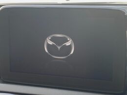 【メーカー純正ナビ】インテリアに溶け込むスタイリッシュな「専用設計」メーカーナビを装備♪視認性や操作性など基本性能にも優れ、より上質なカーライフをお楽しみいただけます。