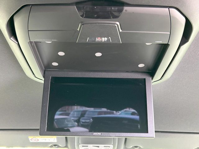 【BIG-X11インチナビ】人気の大画面BIG-Xナビを装備。専用設計で車内の雰囲気にマッチ！ナビ利用時のマップ表示は見やすく、テレビやDVDは臨場感がアップ！いつものドライブがグッと楽しくなります♪