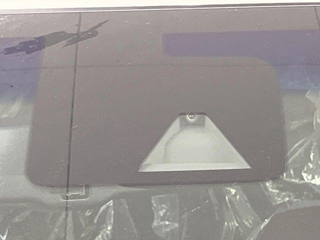 【インテリジェントエマージェンシーブレーキ】フロントカメラで前方の車両や歩行者を検知。衝突しそうな時は衝突被害軽減ブレーキが作動、衝突回避をサポート。より安全にドライブをお楽しみいただけます。