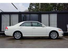 当店ホームページhttps://thephoenix.co.jpをご覧ください。