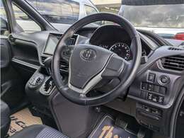 見通しのよいすっきりとした視界で、誰でも運転しやすいです。運転のしやすさは疲れにくさにも繋がりますよ♪