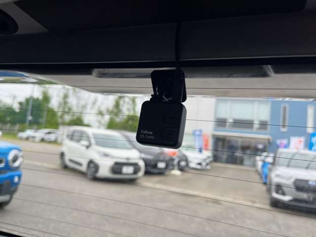 現車確認はご希望の来店日時をご連絡の上、ご来店ください。少人数シフトでの運営、また仕入れ業務兼務の為、担当者不在により連絡なしのご来店の場合、現車確認できない場合がございます。