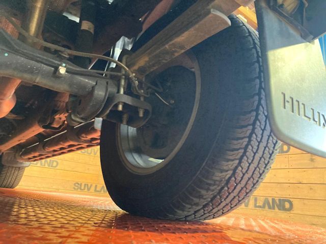 お車を安心してお乗りいただく為には、足回りの定期点検が欠かせません。サービスサポート（有償保証）では無料点検もご提供しており、安心のカーライフをお過ごしいただけるサポート体制が整っています。