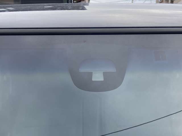 当店では納車前に、オイル・エレメント交換致します。その他にも制動装置・走行装置・緩衝装置・動力伝達装置・電気装置・原動機等、法定点検内容26項目に則った点検を行っております