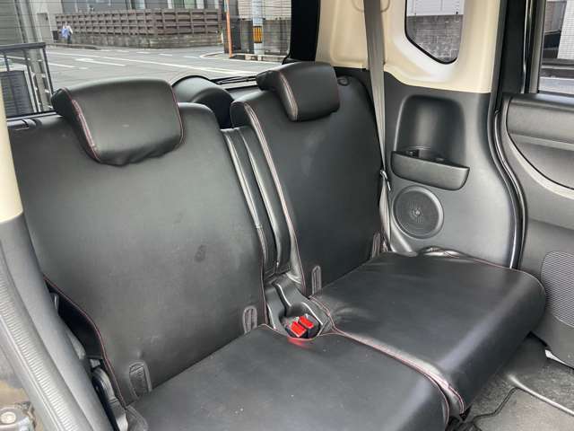 敷地の都合上、在庫は多くありませんが、出来るだけ店舗経費を抑え、車両価格に反映させない事でお求め易い価格を実現させております！！