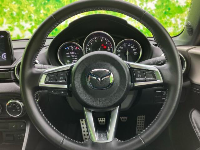 WECARSの展示場では実際に見て、触ってお車をお選びいただけます！知識の豊富な営業スタッフが様々なカーライフをご提案いたします！