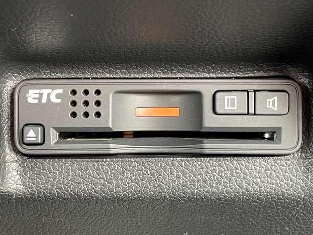 「ETC車載器」　料金所での通行券の受け取りや料金の支払いのための、一時停止や現金のやりとりが不要♪停車が不要になることによる渋滞緩和にも威力を発揮します♪セットアップもカーチスにお任せください♪