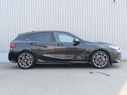 BMW認定中古車は、ドイツ本社と同様の教育・訓練を受けたBMW専門のメカニックが100項目以上のポイントを徹底的にチェックし、厳選した車輌のみを販売しております。