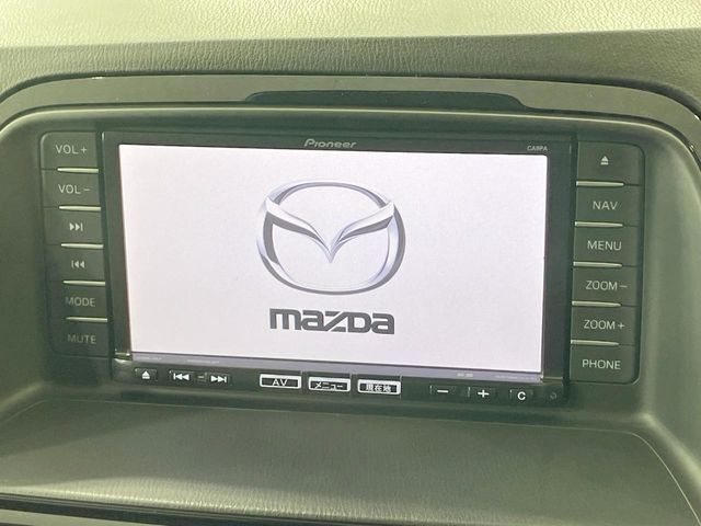 【純正ナビ】人気の純正ナビを装備。オーディオ機能も充実しており、Bluetooth接続すればお持ちのスマホやMP3プレイヤーの音楽を再生可能！毎日の運転がさらに楽しくなります！！