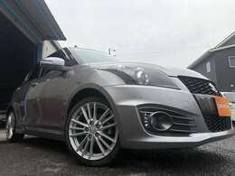 純正17インチAW　ディスチャージランプ装着車　サイドステップ＆リヤアンダースポイラー付きです♪