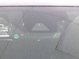 【トヨタセーフティセンス】走行中に前方の車両等を認識し、衝突しそうな時は警報とブレーキで衝突回避と被害軽減をアシスト。より安全にドライブをお楽しみいただけます。