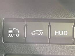 【パワーバックドア】スマートキーや運転席のボタンを押すだけでリアゲートが自動で開閉します！荷物を持っている時や、高い位置にあるバックドアを閉める際に便利な機能です♪