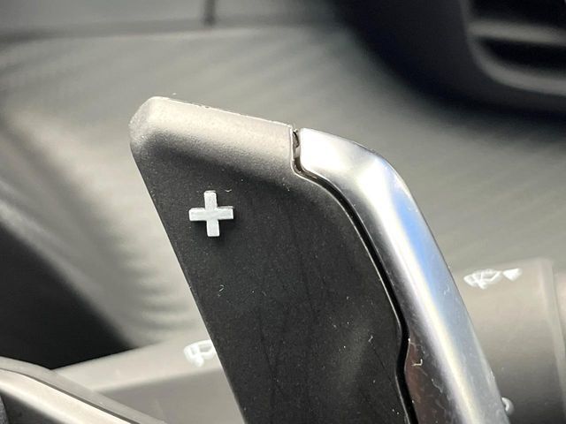 ●ステアリングパドルシフト：クイックなシフト操作が可能！レスポンスが高く、あなたのギア変速にしっかりとついてきてくれます！お車と一体となれる装備です。