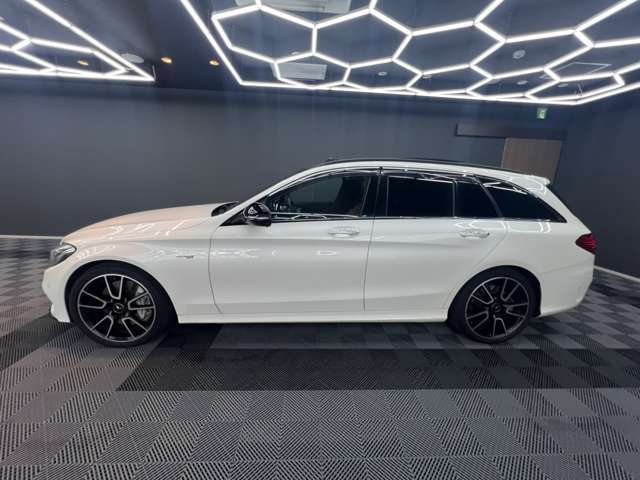 上質でお買い求めやすい輸入中古車をご案内しております。お客様のお好みに合った弊社在庫よりお選びくださいませ。