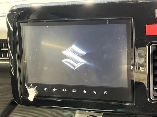 【メーカー純正ナビ】インテリアに溶け込むスタイリッシュな「専用設計」メーカーナビを装備♪視認性や操作性など基本性能にも優れ、より上質なカーライフをお楽しみいただけます。