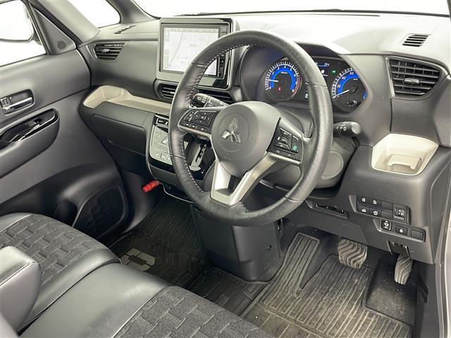 【インパネ全体】全方位で視界が広く、高い目線で運転もしやすいです！