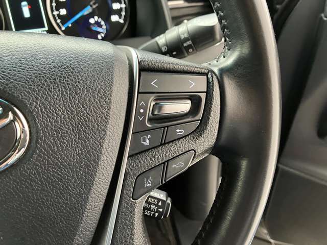 車線逸脱防止装置の「レーンキープアシスト」もついています。万が一のよそ見運転で車線をはみ出しても知らせてくれます♪あると便利な機能ですね！