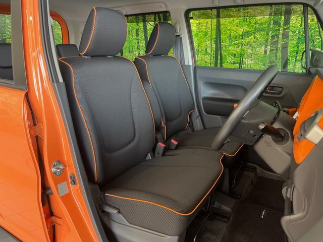 運転席シート廻りは使用感も少なく、良好な状態となっています。丁寧に使われていたことがよくわかりますね。