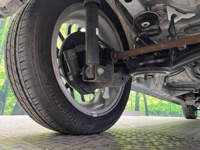 お車を安心してお乗りいただく為には、足回りの定期点検が欠かせません。サービスサポート（有償保証）では無料点検もご提供しており、安心のカーライフをお過ごしいただけるサポート体制が整っています。