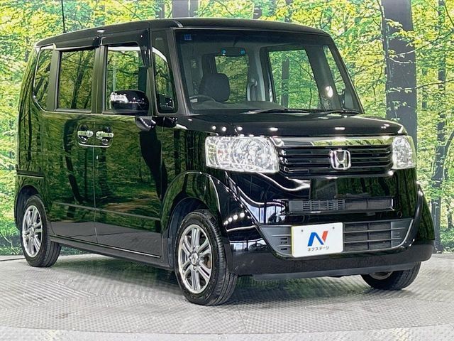 大好評のボディコーティング「弾スプラッシュコート」もご納車までに施工可能。通常のガラスコートと異なる、耐久年数6年の無機質ガラスコーティングが、ボディをキレイな状態に保ってくれます。