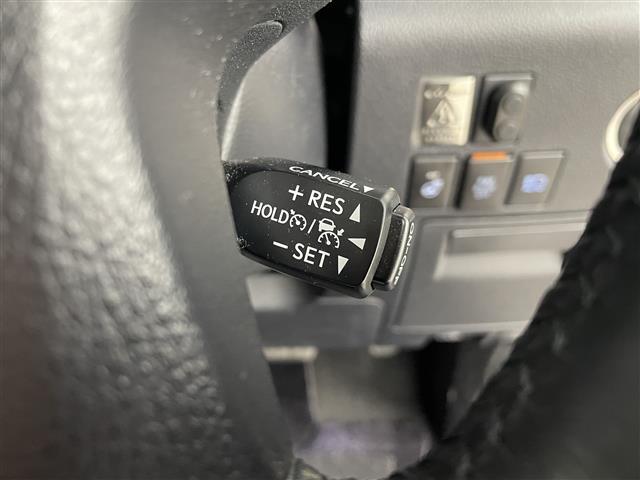 【　アダプティブクルーズコントロール　】設定した車速内で自動で加減速♪先行車との車間距離を適切に維持した追従走行が可能です♪