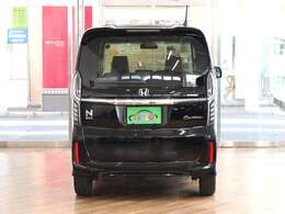 雨の日でもゆっくりお車ご覧いただけます