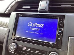 【メーカー純正ナビ】インテリアに溶け込むスタイリッシュな「専用設計」メーカーナビを装備♪視認性や操作性など基本性能にも優れ、より上質なカーライフをお楽しみいただけます。
