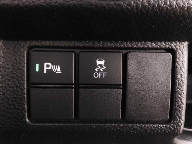 ◆障害物センサー◆車庫入れの時などに近くに障害物がある場合、障害物までの距離を音で知らせてくれます。