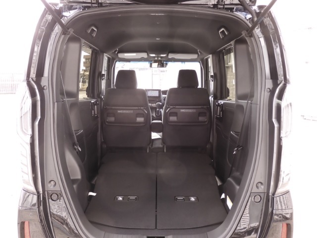 ◆リアシートを使用しない時はこの通り更に広々ラゲッジスペースの出来上がりです、たくさんの荷物が積み込み可能です！