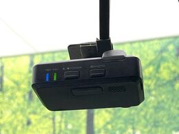 【ドライブレコーダー】安心・安全なカーライフに必須のドライブレコーダーを装備！走行中はもちろん、あおり運転や事故に遭遇した際の状況も映像で記録し、万一のリスクに備えます。