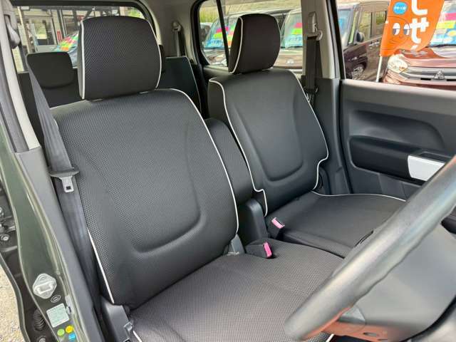 運転席廻りです☆小郡車輌ってどんなお店なの？！ってかたは口コミをチェックしてみてください☆当社ユーザー様より生のお言葉を掲載させて頂いております☆お店選びのお手伝いになれば幸いです！