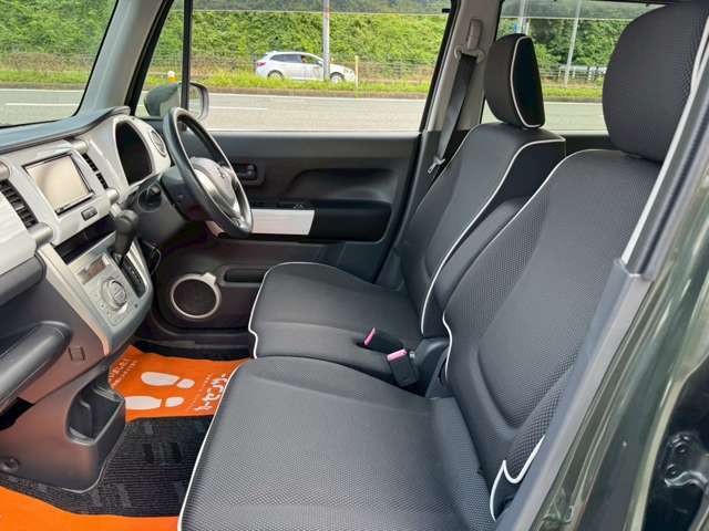 助手席シートです☆大きな汚れも無く、綺麗に保っております☆公共機関でお越しのお客様は最寄の駅までお迎えに上がります。お車でお越しの際は、鳥栖インターより約10分程度となります！！