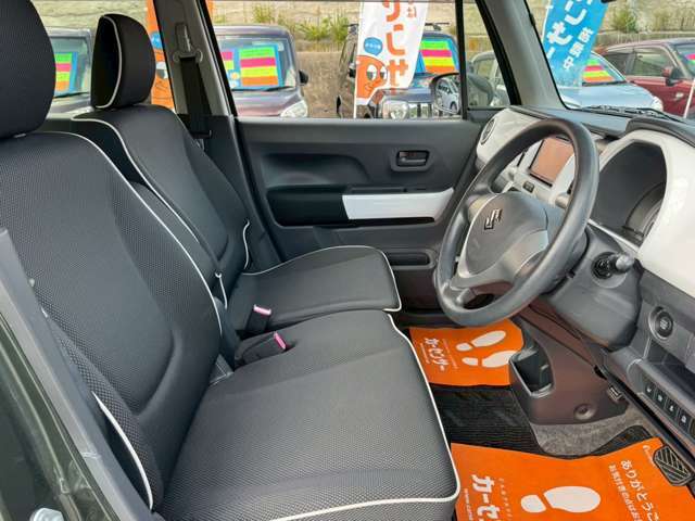 運転席廻りです☆小郡車輌ってどんなお店なの？！ってかたは口コミをチェックしてみてください☆当社ユーザー様より生のお言葉を掲載させて頂いております☆お店選びのお手伝いになれば幸いです！